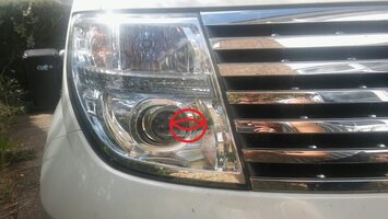 Nissan Elgrand projector light.jpg