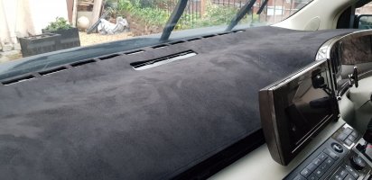 Elgrand dash mat.jpg Elgrand dash mat.jpg