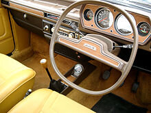 220px-Austin_Allegro_Interior_with_Quartic_steering_wheel.jpg